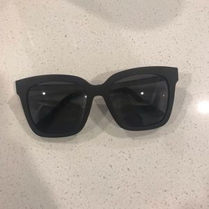 Bella matte black polarized sunglasses